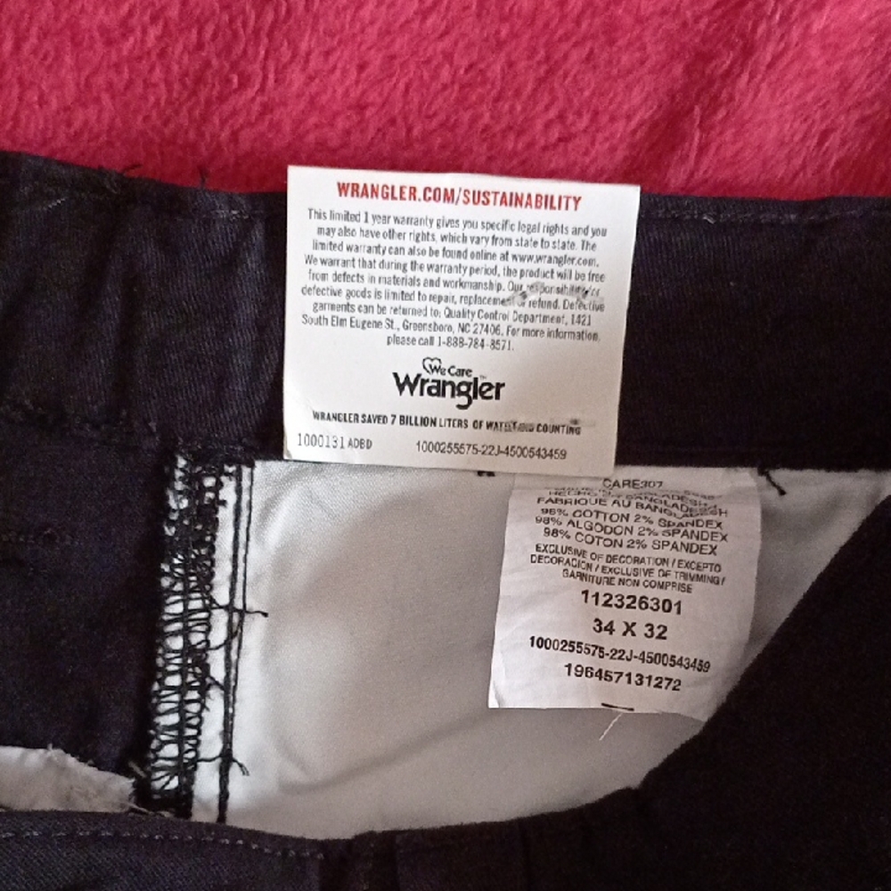 Men's Black Cargo Pants - Picture 4 of 6